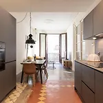 Ab Centric Universitat Apartment *