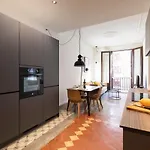 Ab Centric Universitat Apartment