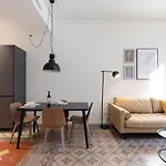Ab Centric Universitat Apartment *