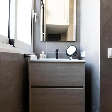 Ab Centric Universitat Appartement *