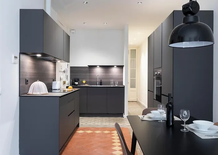 Ab Centric Universitat 公寓 *